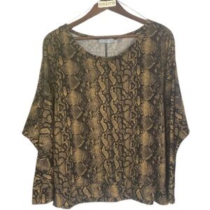 Cyrus Snakeskin Graphic Print Tan bat wing / Wms 1X